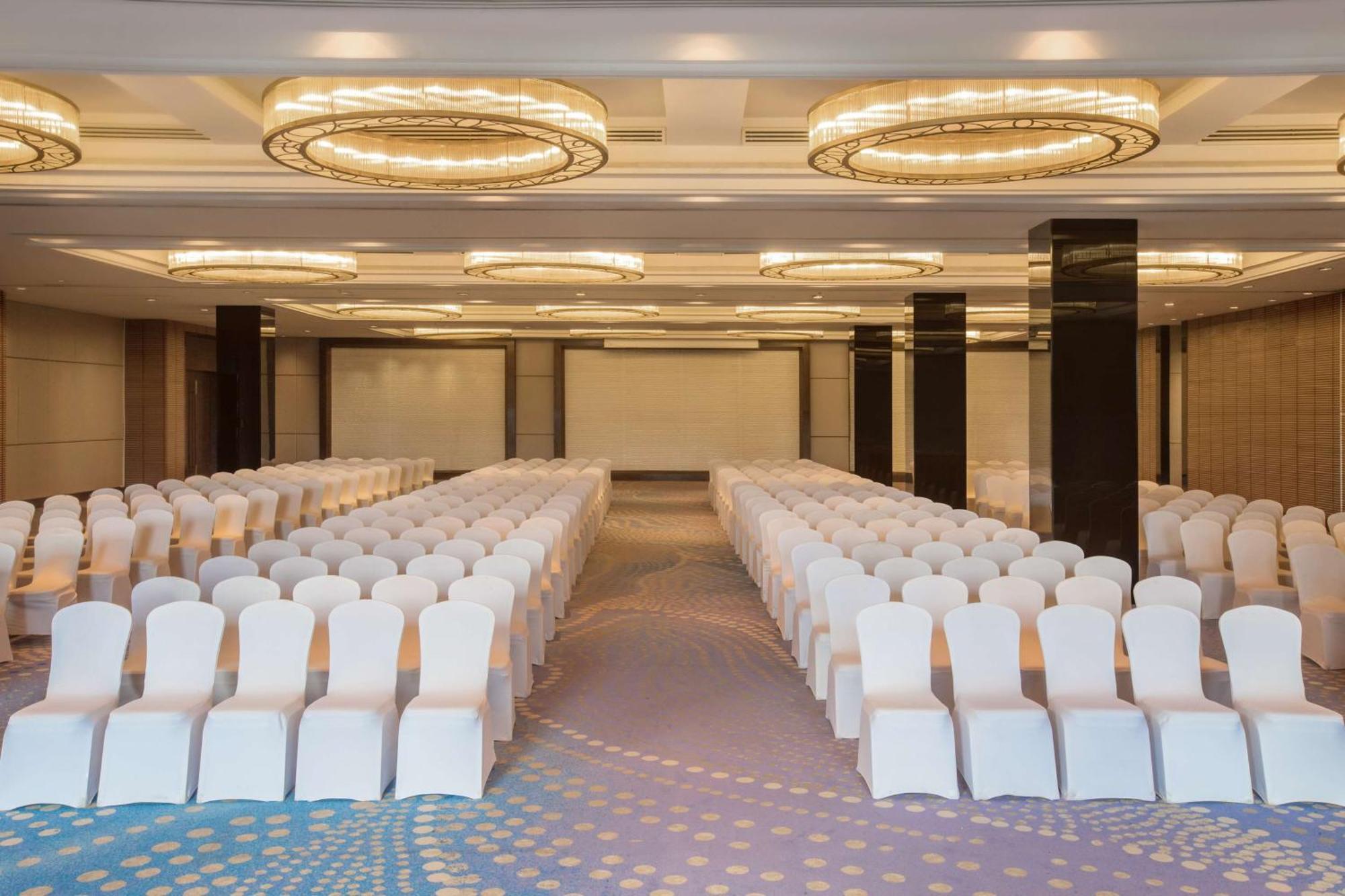 Radisson Blu Cebu Hotel Kültér fotó The Grand Ballroom