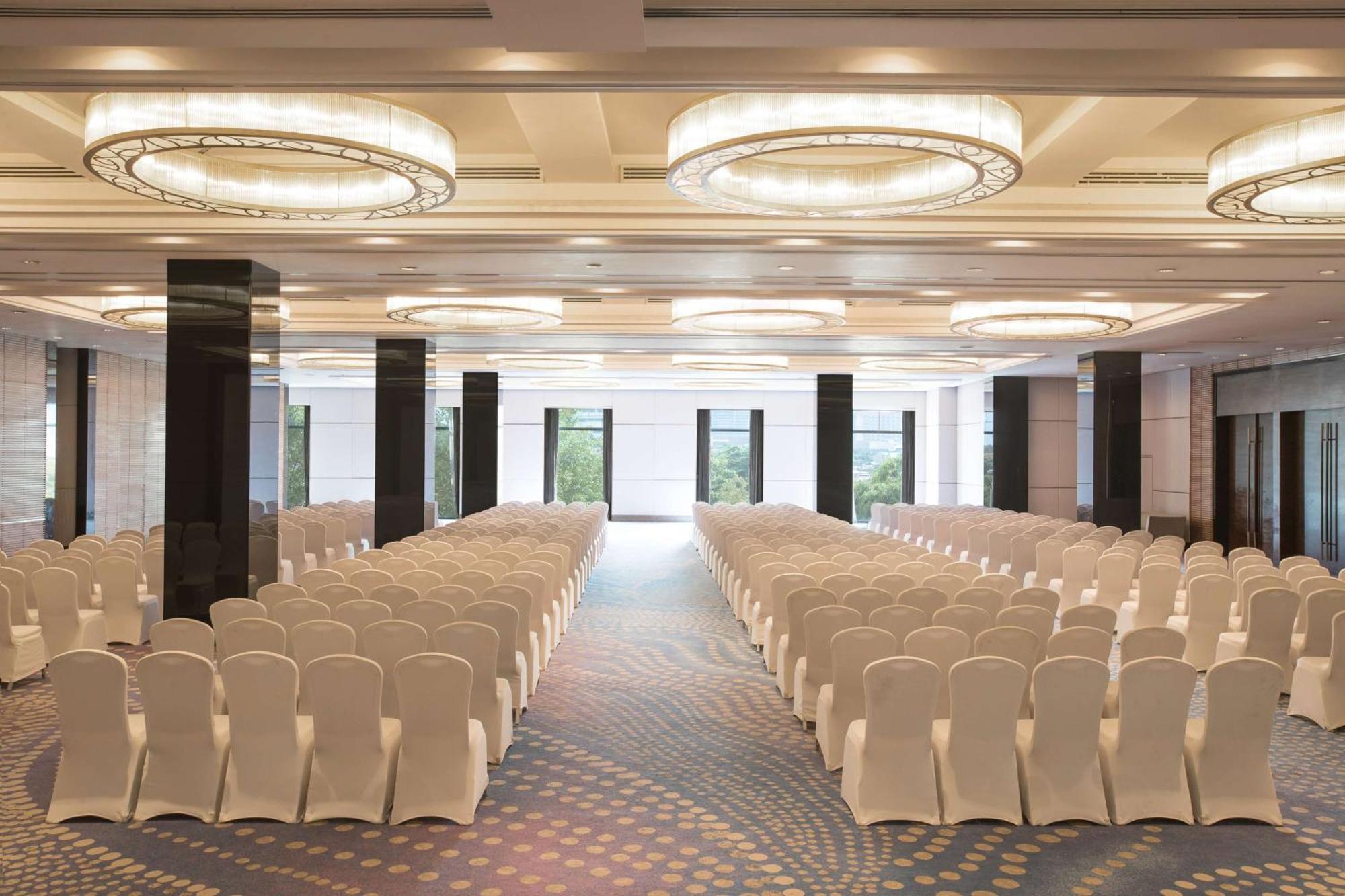 Radisson Blu Cebu Hotel Kültér fotó The ballroom