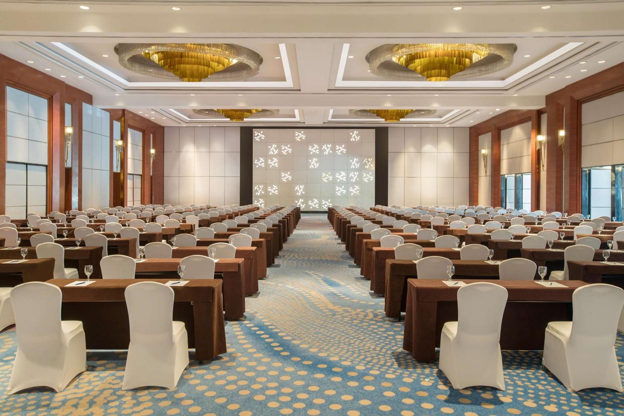 Radisson Blu Cebu Hotel Kültér fotó The Grand Ballroom