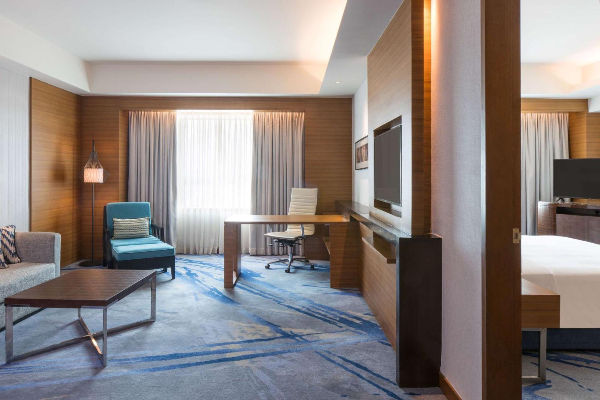 Radisson Blu Cebu Hotel Kültér fotó A room at the hotel