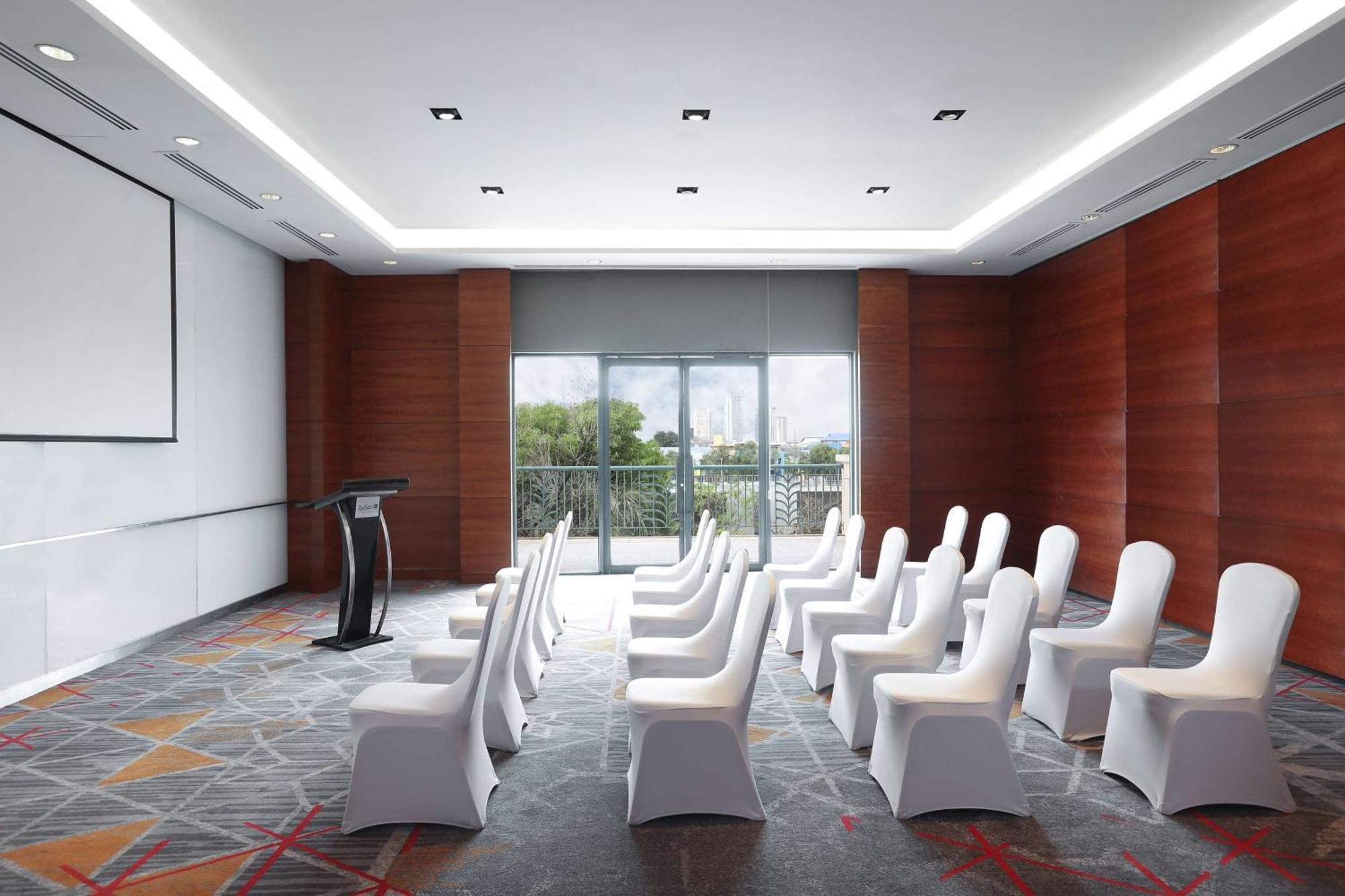 Radisson Blu Cebu Hotel Kültér fotó Meeting room