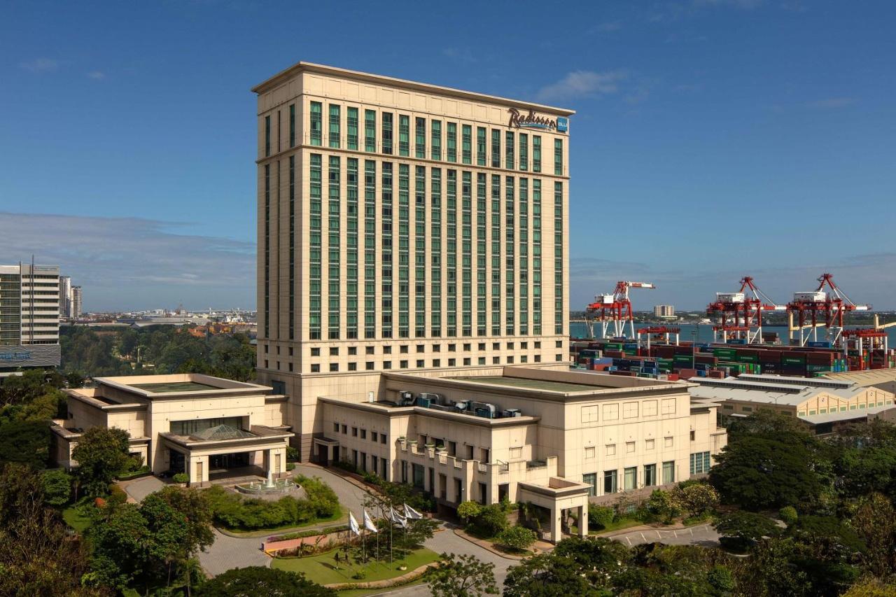 Radisson Blu Cebu Hotel Kültér fotó The hotel in 2012
